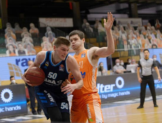 Ben LAMMERS 50 Alba Berlin , Will VORHEES 41 Rasta Vechta Rasta Vechta vs Alba Berlin, Basketball, easyCredit BBL Bundesliga, 30 04 2021, 31 Matchday, Season 2020 2021 Copyright xErikxHillmer EIBNERx EP ehr Rasta Vechta vs Alba Berlin, Basketball, easyCredit BBL Bundesliga, 30 04 2021, 31 Matchday, Season 2020 2021 Vechta Copyright: xErikxHillmer EIBNERx EP_ehr