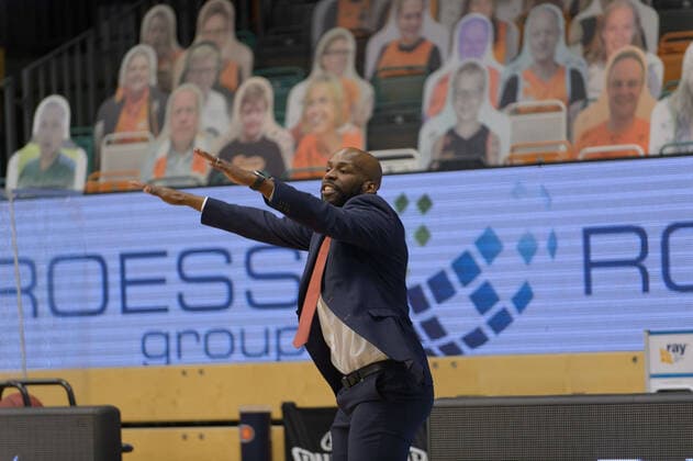 Derrick ALLEN coach head coach Rasta Vechta gestures on the sidelines Rasta Vechta vs Alba Berlin, Basketball, easyCredit BBL Bundesliga, 30 04 2021, 31 Matchday, Season 2020 2021 Copyright xErikxHillmer EIBNERx EP ehr Rasta Vechta vs Alba Berlin, Basketball, easyCredit BBL Bundesliga, 30 04 2021, 31 Matchday, Season 2020 2021 Vechta Copyright: xErikxHillmer EIBNERx EP_ehr