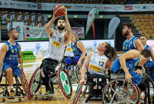 30 04 2021, xovx, Wheelchair Basketball Champions Cup 2021, RSV Lahn Dill BSR ACE Gran Canaria v l Jorge Sanchez BSR ACE Gran Canaria , Michael Auprince RSV Lahn Dill , Rose Hollermann BSR ACE Gran Canaria , Annabel Breuer RSV Lahn Dill , Mendel Op den Orth BSR ACE Gran Canaria , Richard Nortje BSR ACE Gran Canaria Wetzlar Rittal Arena Hessen Germany EN