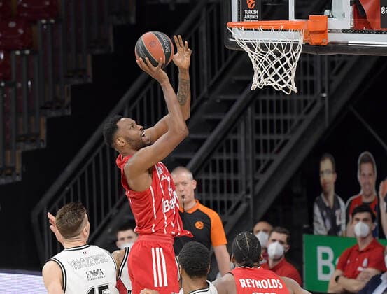 30 04 2021, xemx, Basketball Turkish Airlines Euroleague Game 4, FC Bayern Muenchen Basketball AX Armani Exchange Milan emspor, v l Yes Juan Johnson FC Bayern Basketball Muenchen