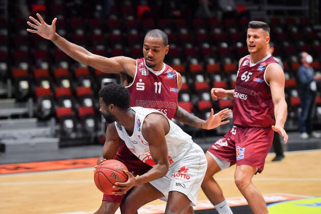 Chemnitz, Germany 30 April 2021 BBL 2020 2021 Niners Chemnitz vs Giessen 46ers v li in duel Isiaha Mike Chemnitz and Isaac Brandon Hamilton Giessen Fair Chemnitz Saxony Copyright: xFotostandx xDostmannx