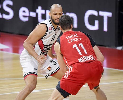 30 04 2021, xemx, basketball Turkish Airlines Euroleague game 4, FC Bayern Muenchen basketball AX Armani Exchange Milan emspor, v l Shavon Shields AX Armani Exchange Milan , Vladimir Lucic FC Bayern Basketball duel, duel, fight, tackle Muenchen