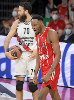 30 04 2021, xemx, Basketball Turkish Airlines Euroleague Game 4, FC Bayern Muenchen Basketball AX Armani Exchange Milan emspor, v l Ja Juan Johnson FC Bayern Basketball cheers after Muenchen basket