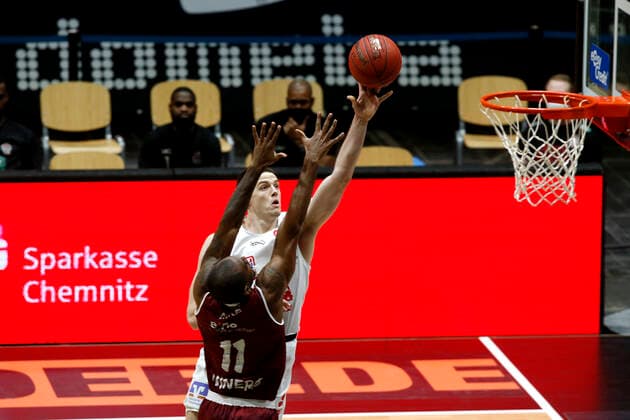 30 04 2021, easyCredit Basketball Bundesliga, BBL, 2020 2021 season, men, Chemnitz Niners JobStairs Giessen 46ers Scottie James Jr , JobStairs Giessen 46ers, Isiaha Mike, Niners Chemnitz Chemnitz Fair Chemnitz Saxony Germany.