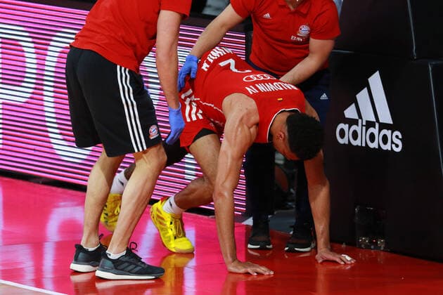 2 Wade Baldwin FCBB is treated, is injured, on the ground Basketball, EuroLeague, playoff, FC Bayern Munich vs Olimpia Milano at Audi Dome on 30 04 2021, game 4, PHOTO Mladen Lackovic LakoPress