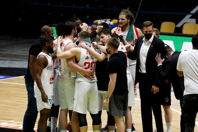 30 04 2021, easyCredit Basketball Bundesliga, BBL, season 2020 2021, men, Chemnitz Niners JobStairs Giessen 46ers Cheers for the guests from Giessen Chemnitz Messe Chemnitz Sachsen Germany