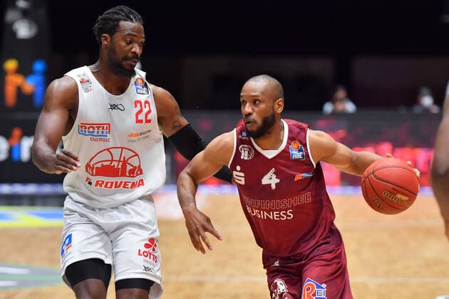 Chemnitz, Germany 30 April 2021 BBL 2020 2021 Niners Chemnitz vs Giessen 46ers v li in duel Chad Brown Giessen and Virgil Matthews Chemnitz Fair Chemnitz Saxony Copyright: xFotostandx xDostmannx