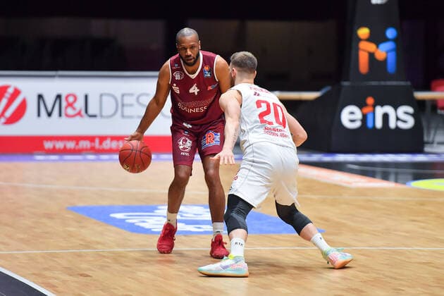 Chemnitz, Germany 30 April 2021 BBL 2020 2021 Niners Chemnitz vs Giessen 46ers v li in duel Virgil Matthews Chemnitz and Ferdinand Zylka Giessen Fair Chemnitz Saxony Copyright: xFotostandx xDostmannx