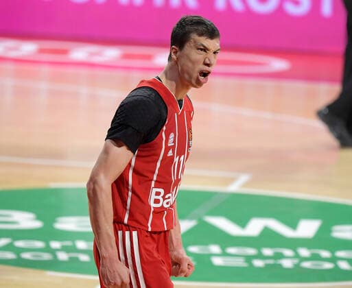 30 04 2021, xemx, basketball Turkish Airlines Euroleague game 4, FC Bayern Muenchen basketball AX Armani Exchange Milan emspor, v l Vladimir Lucic FC Bayern basketball cheers after dunking Muenchen