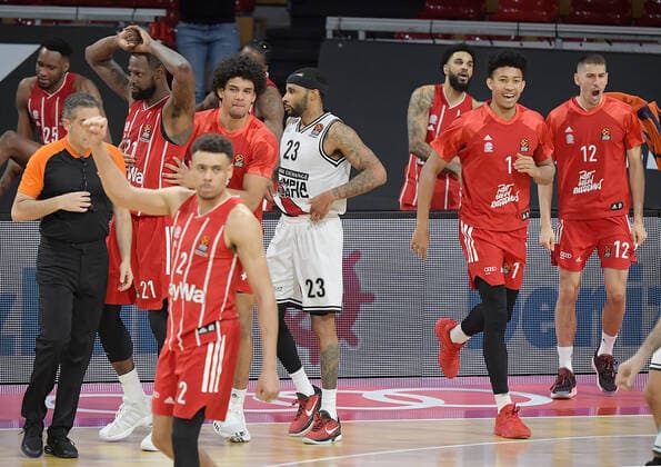 30 04 2021, xemx, basketball Turkish Airlines Euroleague game 4, FC Bayern Muenchen basketball AX Armani Exchange Milan emspor, v l team, players, cheer at the end of the match, celebrate at the end of the match Muenchen