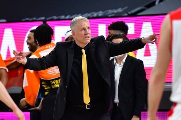 BAMBERG 30 04 2021 Basketball easycredit 1 Basketball Bundesliga 31 Matchday Brose Bamberg vs MHP Riesen Ludwigsburg John Patrick Headcoach MHP Riesen Ludwigsburg gives instructions Photo Hans Martin Issler isslerimages Brose Bamberg vs MHP Riesen Ludwigsburg