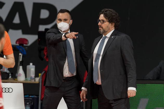 Basketball, Euroleague, day0 04 2021, FC Bayern Munich Armani Olimpia Milan In the picture Co Coach of FC Bayern Munich Adriano VERTEMATI and Head Coach of FC Bayern Munich Andrea TRINCHIERI Munich Audi Dome Bayern Germany Copyright: Passion2Press.dex xMarkusxFischerx