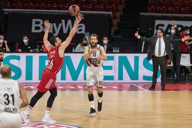 Basketball, Euroleague, day0 04 2021, FC Bayern Munich Armani Olimpia Milan In the picture Sergio RODRIGUEZ Armani Olimpia Milan, 13 Pass pass ball, Paul ZIPSER FC Bayern Munich, 16 Munich Audi Dome Bayern Germany Copyright: Passion2Press.dex xMarkusxFischerx