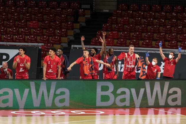 Basketball, Euroleague, day0 04 2021, FC Bayern Munich Armani Olimpia Milan In picture Bank Bayern cheers three-pointer by Paul ZIPSER FC Bayern Munich, 16 Not in picture Munich Audi Dome Bayern Germany Copyright: Passion2Press.dex xMarkusxFischerx