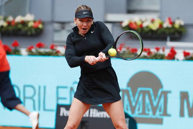 Simona Halep (ROU), APRIL 30, 2021 - Tennis : Simona Halep of Romania during Singles 1st round match against Sara Sorribes Tormo of Spain on the WTA, Tennis Damen 1000 Mutua Madrid Open tennis tournament at the Caja Magica in Madrid, Spain. Noxthirdxpartyxsales  (0117029420st)