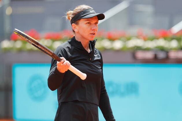Simona Halep (ROU), APRIL 30, 2021 - Tennis : Simona Halep of Romania during Singles 1st round match against Sara Sorribes Tormo of Spain on the WTA, Tennis Damen 1000 Mutua Madrid Open tennis tournament at the Caja Magica in Madrid, Spain. Noxthirdxpartyxsales  (0117029424st)