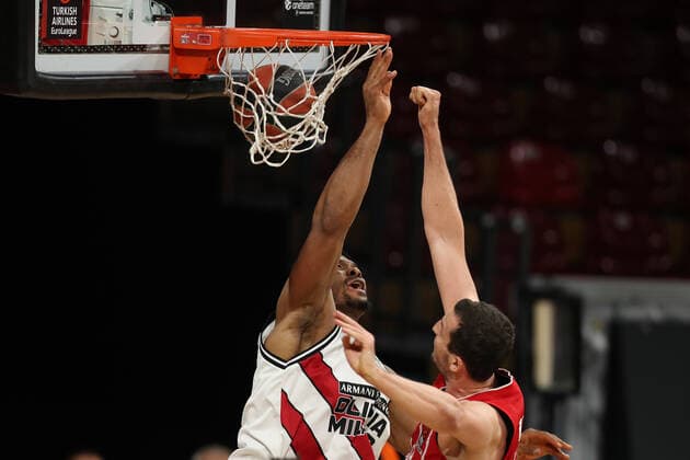 Paul Zipser Muenchen scores GER, FC Bayern Basketball Armani Olimpia Milan, basketball, EuroLeague quarterfinals game 4, 2020 2021 season, 30 04 2021, GER, FC Bayern Basketball Armani Olimpia Milan, basketball, EuroLeague quarterfinals game 4, 2020 2021 season, 30 04 2021, Muenchen Copyright: xEIBNER MarcelxEngelbrechtx EP_EER