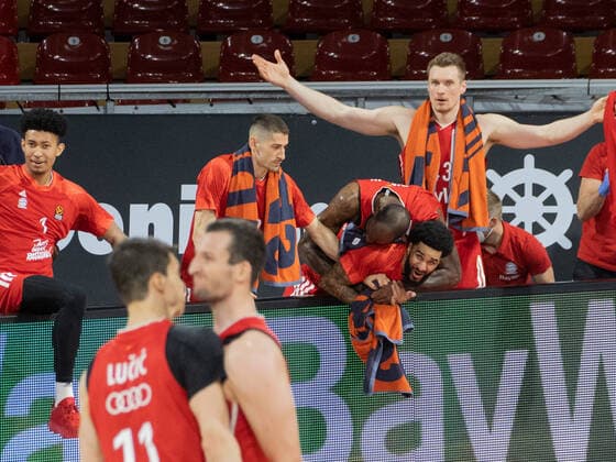 Cheers and excitement at Bayern Bank Basketball, FC Bayern Milano, Euroleague, Quaterfinal, match 4, Season 2020 2021, on 30 4 2021 in Munich, A U D I D O M E, Germany Source Copyright Credit Oryk HAIST xx