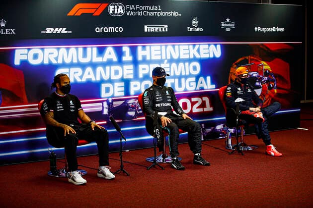 press conference, PK, Pressekonferenz HAMILTON Lewis (gbr), Mercedes AMG F1 GP W12 E Performance, BOTTAS Valtteri (fin), Mercedes AMG F1 GP W12 E Performance, VERSTAPPEN Max (ned), Red Bull Racing Honda RB16B, portrait during the Formula 1 Heineken Grande PrŽmio de Portugal 2021 from April 30 to May 2, 2021 on the Algarve International Circuit, in Portimao, Portugal FORMULE 1 : Grand Prix du Portugal - Essais et Qualification - Portimao - 01 05 2021 DPPI Panoramic  _B2_0830