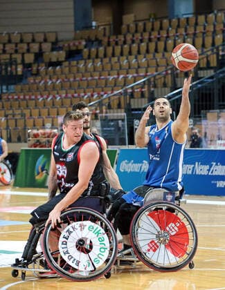 01 05 2021, xovx, Wheelchair Basketball Champions Cup 2021, Semifinals, RSB Thuringia Bulls Bidaideak Bilbao BSR v l Luis Jasso Bidaideak Bilbao BSR , Alejandro Mendiluce Bidaideak Bilbao BSR , Vahid Gholamazad RSB Thuringia Bulls Wetzlar Rittal Arena Hesse Germany EN