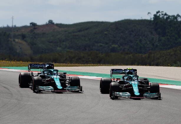 FORMULA 1 HEINEKEN PORTUGUESE GRAND PRIX 2021 01 05 2021, Autodromo Internacional do Algarve, Portimao, FORMULA 1 HEINEKEN PORTUGUESE GRAND PRIX 2021,in the picture Sebastian Vettel DEU 5 , Aston Martin Cognizant Formula One Team overtakes his teammate Lance Stroll CAN 18 , Aston Martin Cognizant Formula One Team nordphotoxGmbHx xBratic nph00250