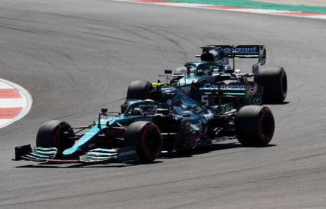 FORMULA 1 HEINEKEN PORTUGUESE GRAND PRIX 2021 01 05 2021, Autodromo Internacional do Algarve, Portimao, FORMULA 1 HEINEKEN PORTUGUESE GRAND PRIX 2021,in the picture Sebastian Vettel DEU 5 , Aston Martin Cognizant Formula One Team overtakes his teammate Lance Stroll CAN 18 , Aston Martin Cognizant Formula One Team nordphotoxGmbHx xBratic nph00250
