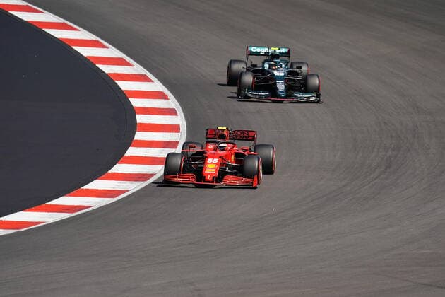 FORMULA 1 HEINEKEN PORTUGUESE GRAND PRIX 2021 01 05 2021, Autodromo Internacional do Algarve, Portimao, FORMULA 1 HEINEKEN PORTUGUESE GRAND PRIX 2021,in picture Carlos Sainz Jr ESP 55 , Scuderia Ferrari Mission Winnow, Sebastian Vettel DEU 5 , Aston Martin Cognizant Formula One Team nordphotoxGmbHx xBratic nph00250