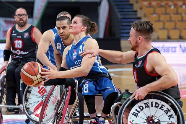 01 05 2021, xovx, Wheelchair Basketball Champions Cup 2021, Semifinals, RSB Thuringia Bulls Bidaideak Bilbao BSR v l Asier Garcia Bidaideak Bilbao BSR , Joakim Linden RSB Thuringia Bulls , Vahid Gholamazad RSB Thuringia Bulls , Jitske Visser RSB Thuringia Bulls , Jannik Blair Bidaideak Bilbao BSR Wetzlar Rittal Arena Hessen Germany EN