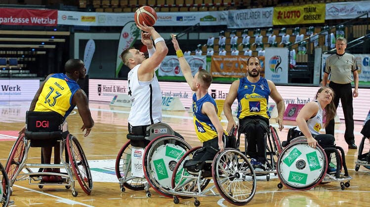 01 05 2021, xovx, Wheelchair Basketball Champions Cup 2021, Semifinals, CD Ilunion Madrid RSV Lahn Dill v l Amadu Diallo CD Ilunion Madrid , Dominik Mosler RSV Lahn Dill , Gregg Warburton CD Ilunion Madrid , Pablo Zarzuela CD Ilunion Madrid , Annabel Breuer RSV Lahn Dill Wetzlar Rittal Arena Hessen Germany EN