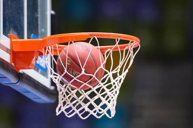 Fraport Skyliners EWE Baskets Oldenburg, easyCredit BBL symbol photo basketball, basket with ball Basketball match of the easyCredit BBL between the Fraport Skyliners and EWE Baskets Oldenburg on 2 May 2021 at the Fraport Arena in Frankfurt am Main , Frankfurt am Main Hesse Germany Fraport Arena