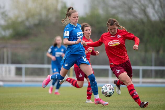 Karla Goerlitz TSG Hoffenheim U20 in duel with Rachel Rinast 1 FC Koeln , GER, TSG 1899 Hoffenheim U20 vs 1 FC Koeln, 02 05 2021, Frauen Fussball 2 Bundesliga Sued, 12 Spieltag, Spielzeit 2020 2021 DFB REGULATIONS PROHIBIT ANY USE OF PHOTOGRAPHS AS IMAGE SEQUENCES AND OR QUASI VIDEO GER, TSG 1899 Hoffenheim U20 vs 1 FC Koeln , 02 05 2021, Womens Football 2 Bundesliga Sued, 12 Spieltag, Spielzeit 2020 2021 Sinsheim Copyright: xEibnerxPressefoto MichaelxMemmlerx EP_MMR