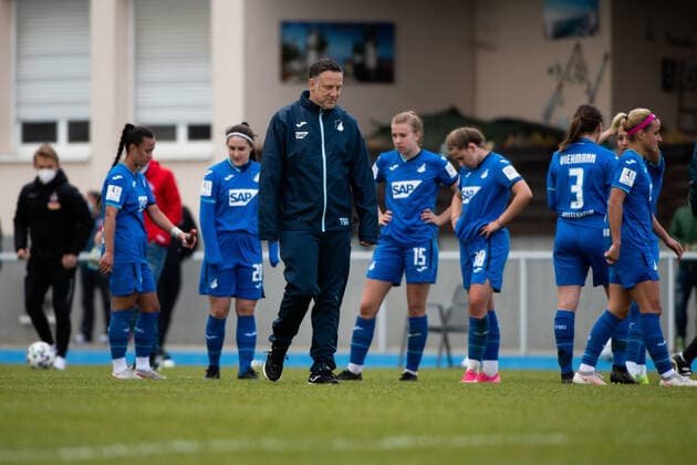 Siegfried Becker TSG Hoffenheim U20, coach and team disappointed by defeat, GER, TSG 1899 Hoffenheim U20 vs 1 FC Koeln, 02 05 2021, Womens Football 2 Bundesliga Sued, 12 Spieltag, Spielzeit 2020 2021 DFB REGULATIONS PROHIBIT ANY USE OF PHOTOGRAPHS AS IMAGE SEQUENCES AND OR QUASI VIDEO GER, TSG 1899 Hoffenheim U20 vs 1 FC Koeln, 02 05 2021, Womens Football 2 Bundesliga Sued, 12 Spieltag, Spielzeit 2020 2021 Sinsheim Copyright: xEibnerxPressefoto MichaelxMemmlerx EP_MMR