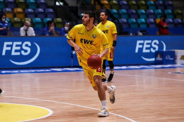 02 05 2021, xmkx, Basketball easyCredit BBL, Fraport Skyliners EWE Baskets Oldenburg v l warm up, Sebastian Herrera EWE Baskets Oldenburg DFL DFB REGULATIONS PROHIBIT ANY USE OF PHOTOGRAPHS as IMAGE SEQUENCES and or QUASI VIDEO emspor Frankfurt am Main