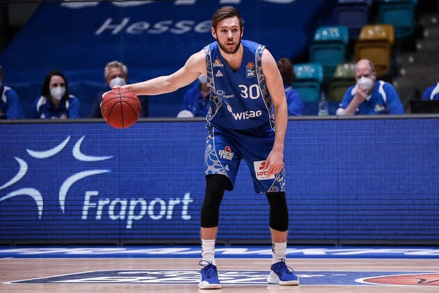 02 05 2021, xmkx, Basketball easyCredit BBL, Fraport Skyliners EWE Baskets Oldenburg v l Jon Axel Gudmundsson Fraport Skyliners DFL DFB REGULATIONS PROHIBIT ANY USE OF PHOTOGRAPHS as IMAGE SEQUENCES and or QUASI VIDEO emspor Frankfurt am Main