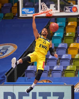 Fraport Skyliners EWE Baskets Oldenburg, easyCredit BBL Dunking by Phil Pressey Oldenburg, 25 Basketball match of the easyCredit BBL between Fraport Skyliners and EWE Baskets Oldenburg on 2 May 2021 at Fraport Arena in Frankfurt am Main , Frankfurt am Main Hesse Germany Fraport Arena