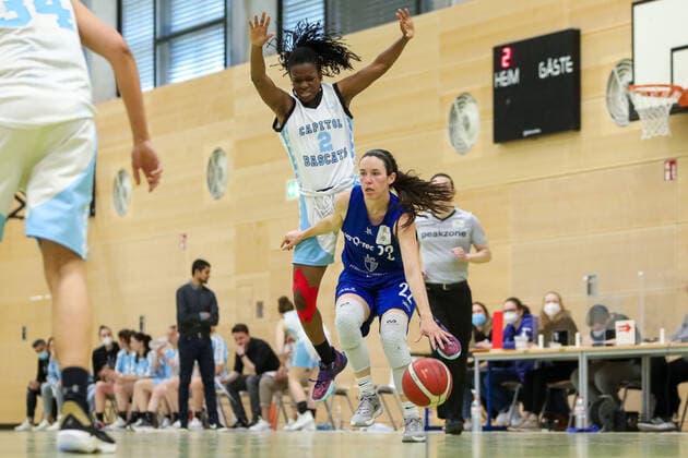 2 Women Basketball Bundesliga North Capitol Bascats Duesseldorf vs TG QOOL Sharks Wuerzburg, 02 05 2021 Maryam Adepoju Olatunji 2 Capitol Bascats Duesseldorf , Paige Bradley 22 TG QOOL Sharks Wuerzburg 2 Women Basketball Bundesliga North Capitol Bascats Duesseldorf vs TG QOOL Sharks Wuerzburg on 02 05 2021 in Duesseldorf Copyright: xBEAUTIFULxSPORTS KennyxBeelex