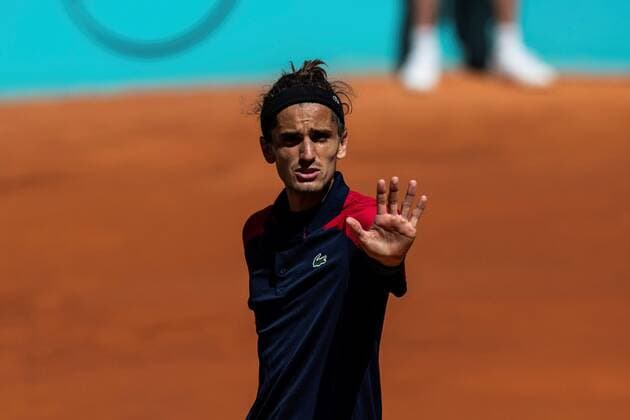 French Pierre Hugues Herbert reacts after an action against Gianluca Mager of Italy during their Mutua Madrid Open tennis tournament s game at Caja Magica tennis complex in Madrid, Spain, 02 May 2021. Mutua Madrid Open !ACHTUNG: NUR REDAKTIONELLE NUTZUNG!  Copyright: xRodrigoxJimenezx GRAF7348 20210502-637555718528966010