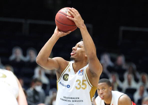 Löwen Braunschweig vs Bamberg, BBL Braunschweig, 02 05 2021, BASKETBALL easyCredit BBL Basketball Bundesliga, Löwen Braunschweig vs Brose Bamberg, season 2020 21 Karim Jallow Löwen Braunschweig Braunschweig
