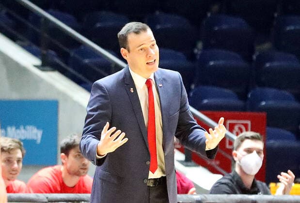 Löwen Braunschweig vs Bamberg, BBL Braunschweig, 02 05 2021, BASKETBALL easyCredit BBL Basketball Bundesliga, Löwen Braunschweig vs Brose Bamberg, season 2020 21 Head Coach Johan Roijakkers Brose Bamberg Braunschweig