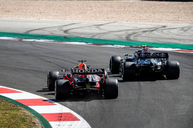 33 VERSTAPPEN Max (nld), Red Bull Racing Honda RB16B, action with 77 BOTTAS Valtteri (fin), Mercedes AMG F1 GP W12 E Performance during the Formula 1 Heineken Grande PrŽmio de Portugal 2021 from April 30 to May 2, 2021 on the Algarve International Circuit, in Portimao, Portugal FORMULE 1 : Grand Prix du Portugal - Course - Portimao - 01 05 2021 DPPI Panoramic  _B2_7464