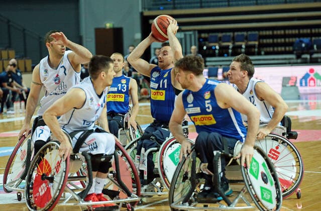 02 05 2021, xovx, Wheelchair Basketball Champions Cup 2021, Final, , RSB Thuringia Bulls RSV Lahn Dill v l Vahid Gholamazad RSB Thuringia Bulls , Aliaksandr Halouski RSB Thuringia Bulls , Thomas Böhme RSV Lahn Dill , Steve Serio RSV Lahn Dill , Simon Brown RSV Lahn Dill , Jens Albrecht RSB Thuringia Bulls Wetzlar Rittal Arena Hessen Germany EN