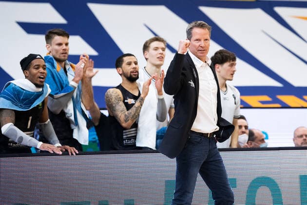 BARMER 2 Basketball Bundesliga ProA Playoff Matchday 6 Season 2020 2021 on 02 5 2021 Rostock Seawolves vs Science City Jena right coach Frank Menz Jena with clenched fist Behind his team cheering Stadthalle Rostock