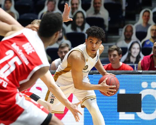 Löwen Braunschweig vs Bamberg, BBL Braunschweig, 02 05 2021, BASKETBALL easyCredit BBL Basketball Bundesliga, Löwen Braunschweig vs Brose Bamberg, season 2020 21 Garai Zeeb Löwen Braunschweig Braunschweig