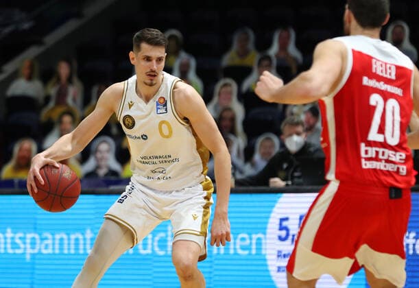 Löwen Braunschweig vs Bamberg, BBL Braunschweig, 02 05 2021, BASKETBALL easyCredit BBL Basketball Bundesliga, Löwen Braunschweig vs Brose Bamberg, season 2020 21 Lukas Wank Löwen Braunschweig , Chase Fieler Brose Bamberg Braunschweig