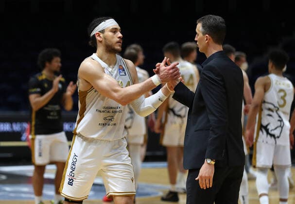 Löwen Braunschweig vs Bamberg, BBL Braunschweig, 02 05 2021, BASKETBALL easyCredit BBL Basketball Bundesliga, Löwen Braunschweig vs Brose Bamberg, season 2020 21 final cheer, Gavin Schilling Löwen Braunschweig , head coach Pete Strobl Löwen Braunschweig Braunschweig
