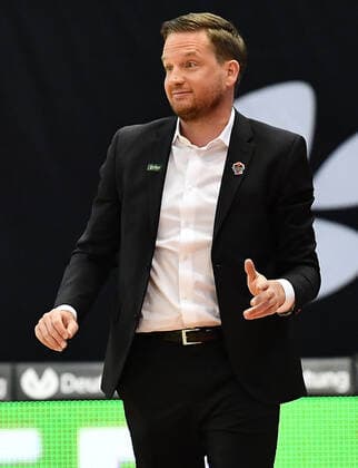 02 05 2021, xjhx, Basketball BBL Bundesliga, Giessen 46ers SC Rasta Vechta emspor, v l coach Rolf Scholz Giessen 46ers Giessen