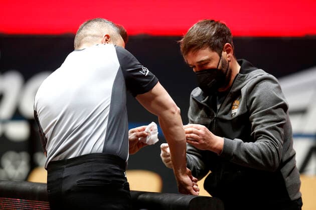 02 05 2021, easyCredit Basketball Bundesliga, BBL, 2020 2021 season, mens, Chemnitz Niners Ratiopharm Ulm referee Tamer Arik gets treatment from an attendant from Ulm Chemnitz Messe Chemnitz Sachsen Germany