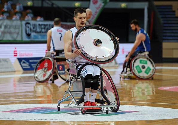 02 05 2021, xovx, wheelchair basketball champions cup 2021, final, , RSB Thuringia Bulls RSV Lahn Dill Aliaksandr Halouski RSB Thuringia Bulls with broken wheel Wetzlar Rittal Arena Hesse Germany EN