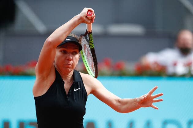 May 2, 2021, MADRID, MADRID, SPAIN: Simona Halep of Romania in action during her Women s Singles match, second round, against Saisai Zheng of China on the WTA, Tennis Damen 1000 - Mutua Madrid Open 2021 at La Caja Magica on May 2, 2021 in Madrid, Spain. MADRID SPAIN - ZUMAa181 20210502_zaa_a181_204 Copyright: xOscarxJ.xBarrosox