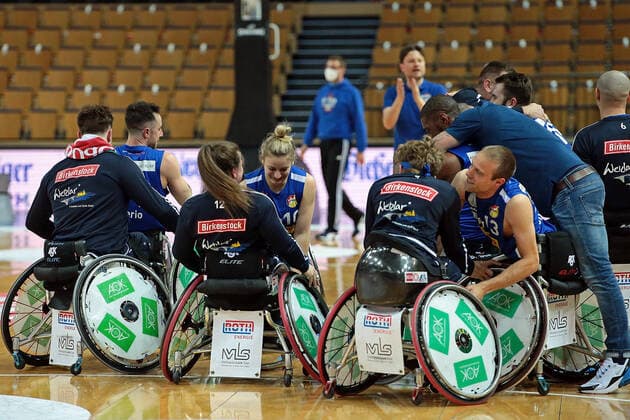 02 05 2021, xovx, wheelchair basketball champions cup 2021, final, , RSB Thuringia Bulls RSV Lahn Dill The players of RSV Lahn Dill celebrate the 71 67 victory against the Thuringia Bulls and the win of the Champions League Wetzlar Rittal Arena Hessen Germany EN
